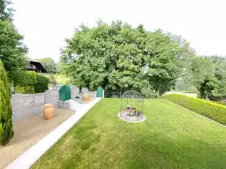 Blick von der Loggia hinten (DG) aufs Grundstück