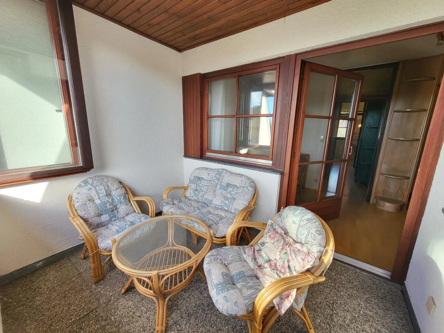 GEMÜTLICHE 3-ZIMMER-WOHNUNG MIT LOGGIA UND WUNDERSCHÖNEM AUSBLICK