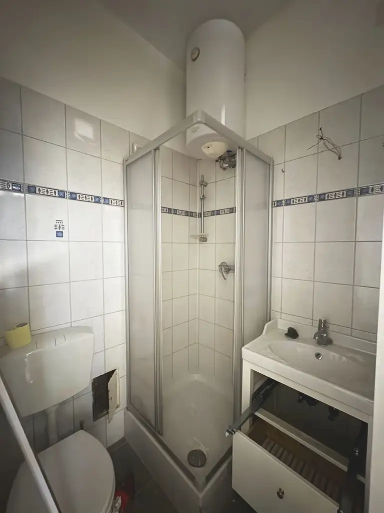 Top Lage und Potential - 
sanierungsbedürftige 2 Zimmer Wohnung nahe altes AKH