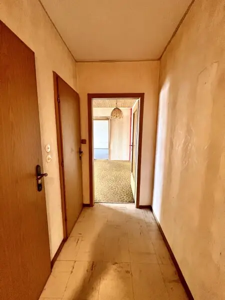 Schnäppchen mit Traumausblick und großer Loggia in Fünfhaus