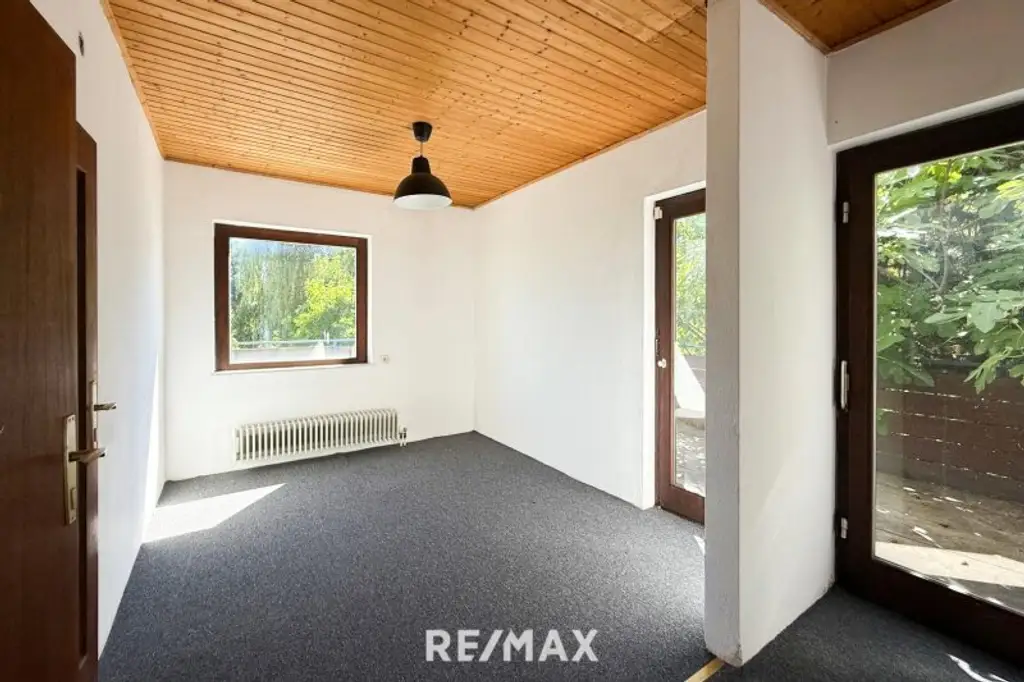 In MAUER uneinsichtiges und traumhaftes Gartenparadies