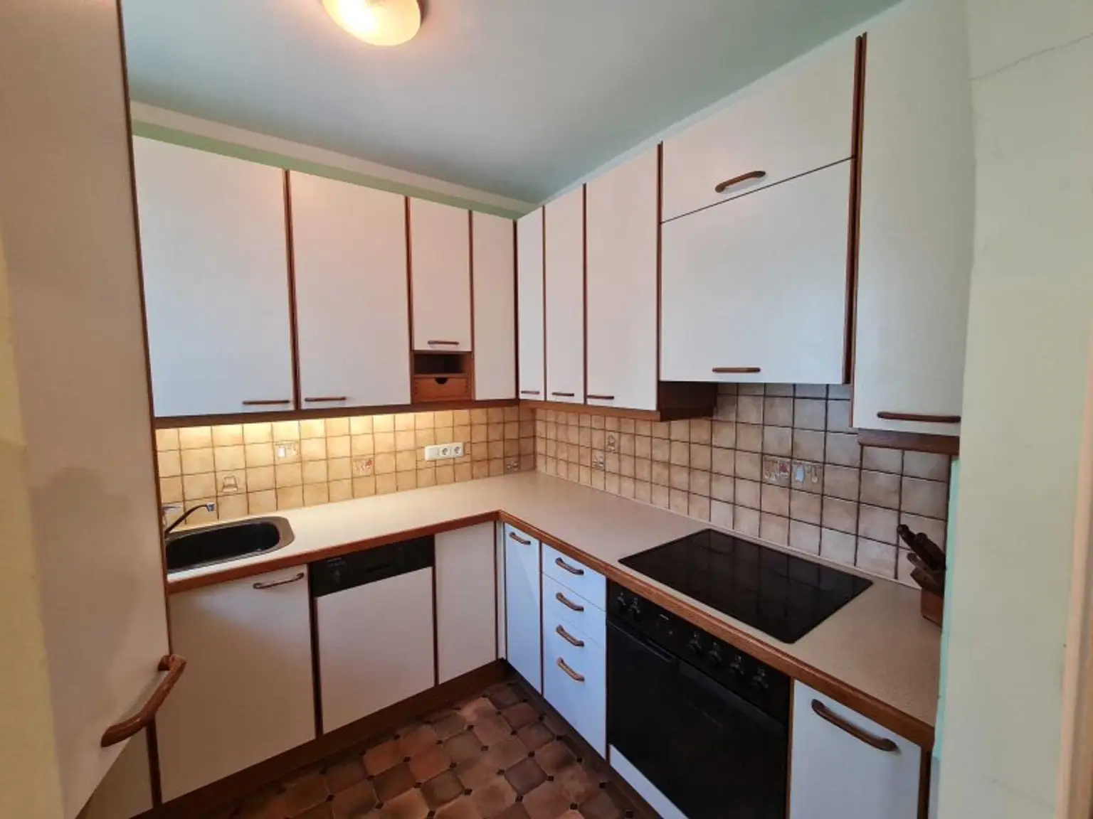 Tolle 4-Zimmer-Wohnung in Toplage von Feldkirchen – mit Loggia und eigener Garage