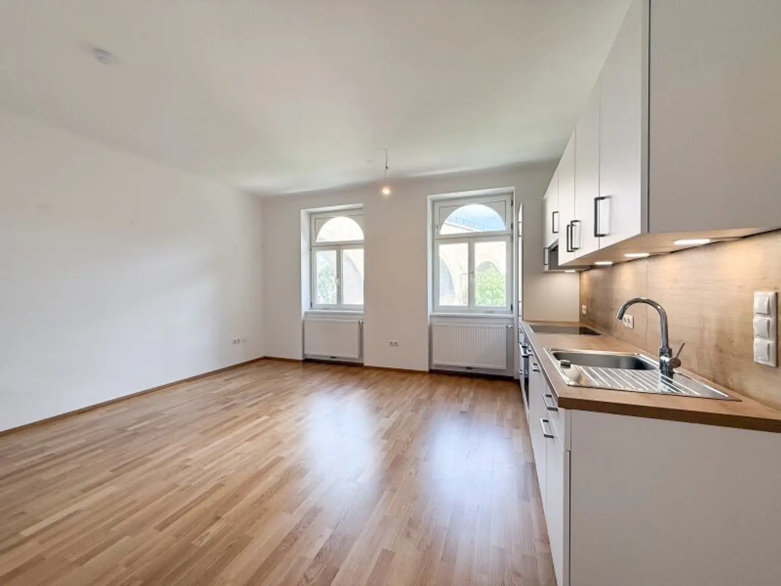 Helle 2-Zimmerwohnung im 23.Wiener Gemeindebezirk zu vermieten | OHNE Lift; 2.OG