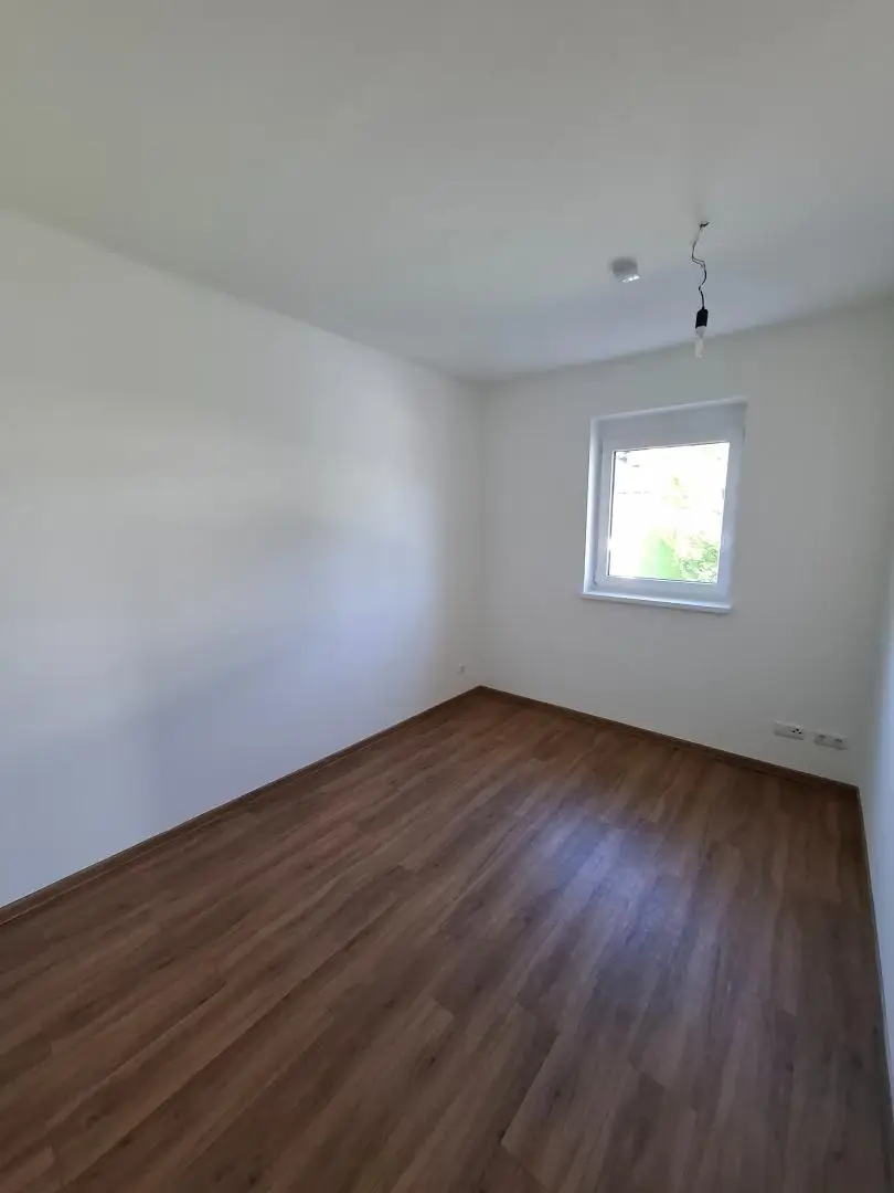 4-Zimmer-Wohnung im 1. OG eines kleinen Mehrparteienhauses zu vermieten