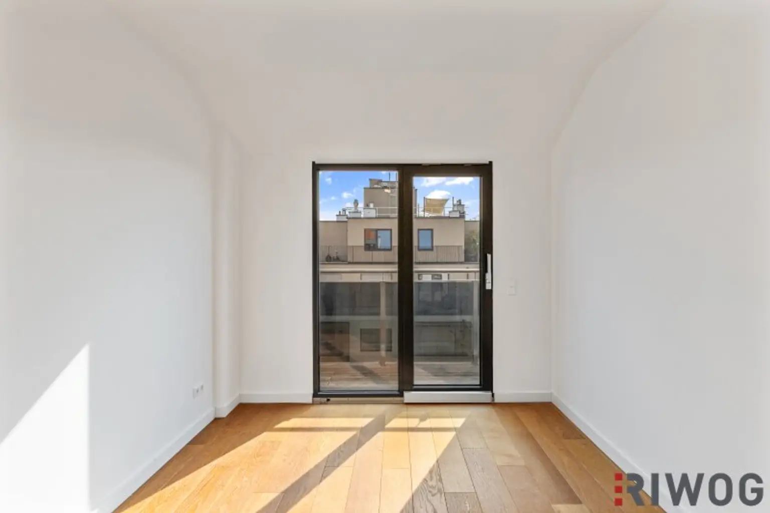 Moderne 3-Zimmer DG-Wohnung zwei Außenflächen und Traumausblick
