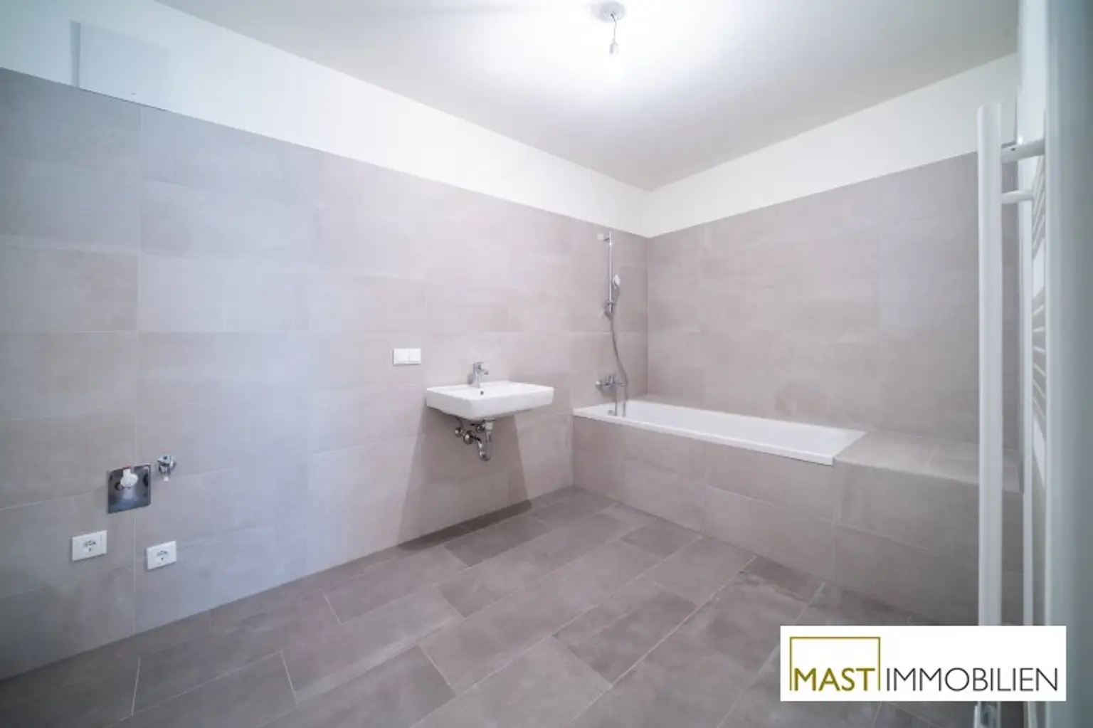 *Fertiggestellt* Kagraner Platz - Provisionsfreie 3 Zimmer Wohnung mit 8qm Freifläche
