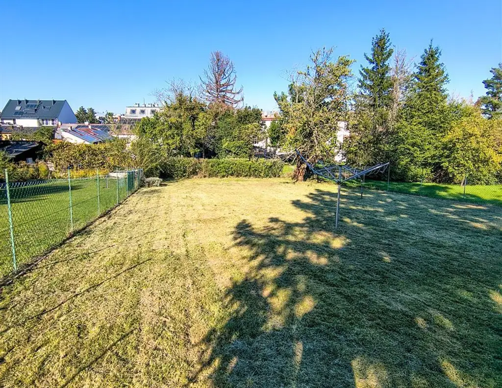 2380 Perchtoldsdorf/Nähe Wiener Stadtgrenze: Ruhig gelegenes, sonniges 1020m² Grundstück mit hohem Potenzial