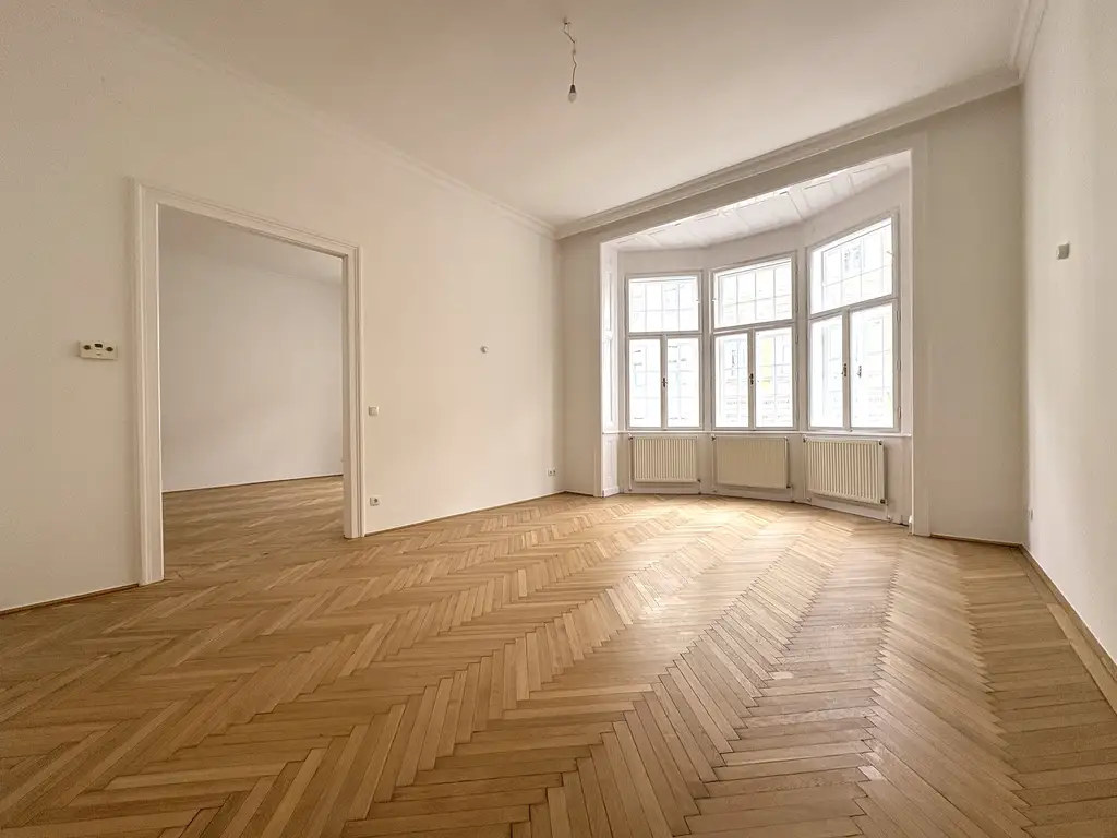 Stilvolle Altbauwohnung mit 4 Zimmern in bester Lage