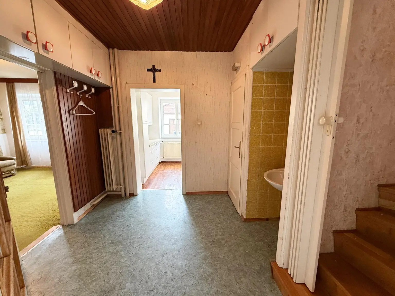 Bürgerliches Einfamilienhaus mit viel Platz, liebenswerten Garten und tollem Ausblick!