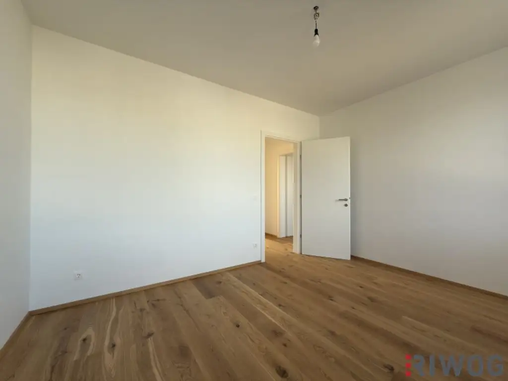 HERBSTAKTION - NEUE PREISE |  3-Zimmer Altbauwohnung mit großzügiger Verglasung und südseitigem Innenhofbalkon  | Fernwärme
