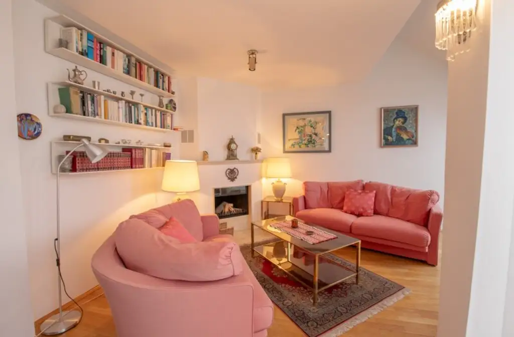 *** Dachgeschoss – Maisonettewohnung mit Garage am Naschmarkt ***