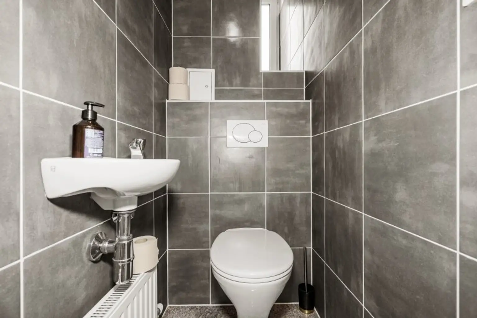 Ruhige, moderne 2-Zimmer Altbauwohnung in Zentrumsnähe! +++ RE/MAX Trend +++