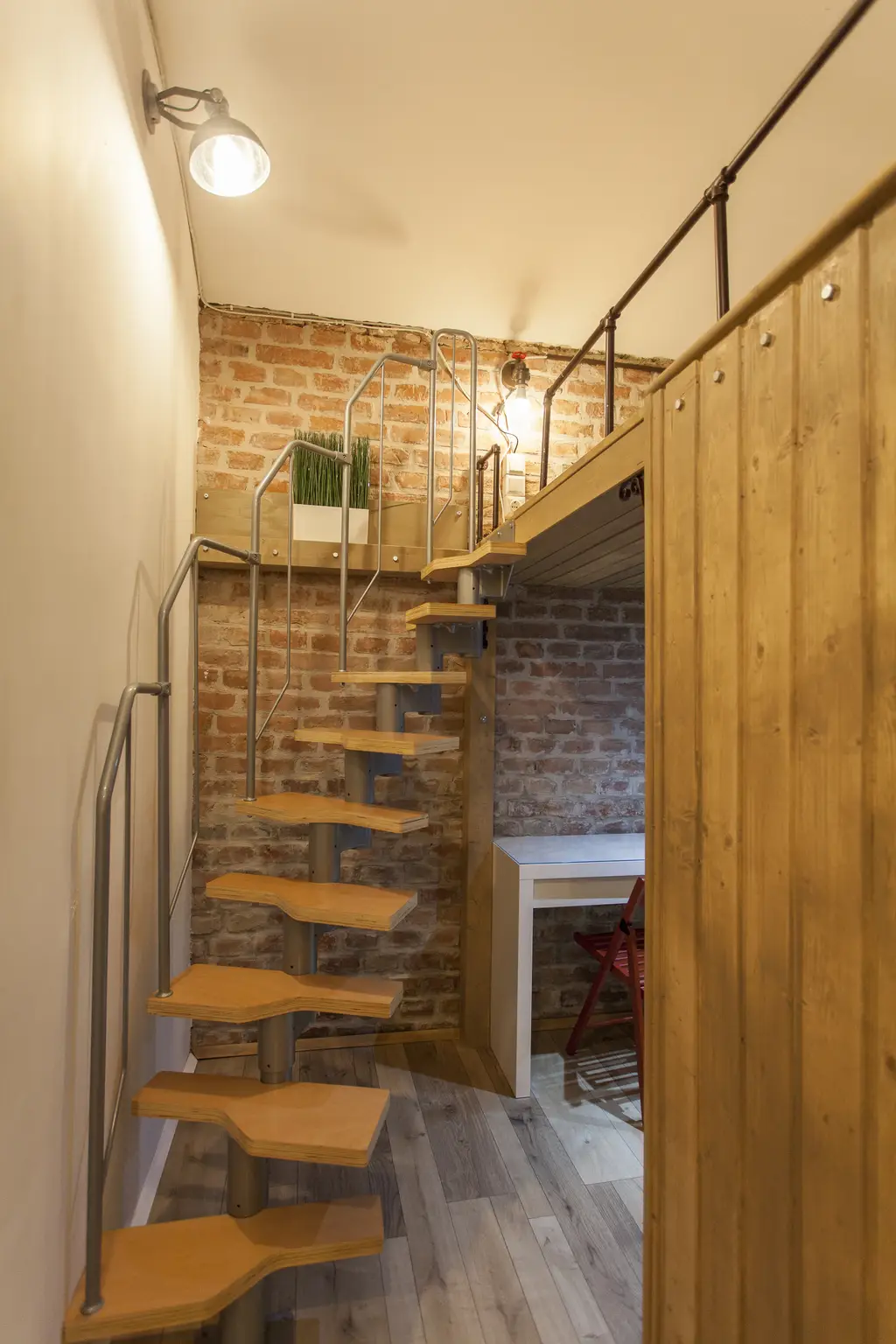 Moderne Souterrain Loft im Altbaustil ~ Kompakt eingerichtet ~ AKH Nähe ~ Gute öffentliche Anbindungen