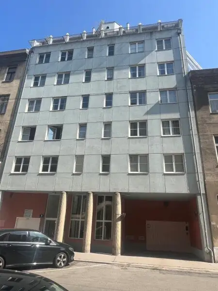 Bezaubernde 2-Zimmer-Wohnung mit KFZ-Stellplatz in Top-Lage des 4. Bezirks
