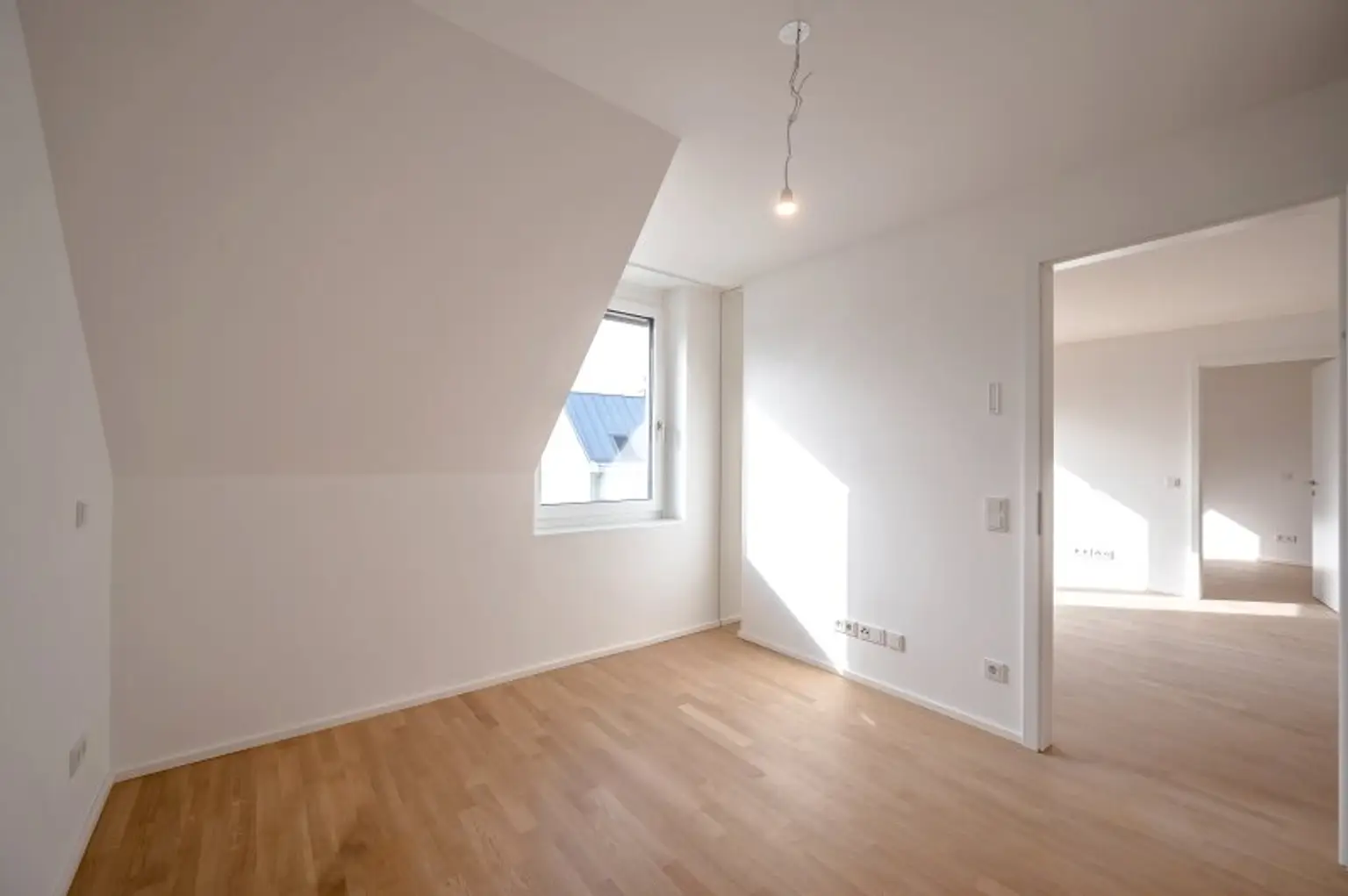 ++MOLLARD 50++ außergewöhnliche 3-Zimmer-Wohnung mitten im Herzen der Stadt (1/24)
