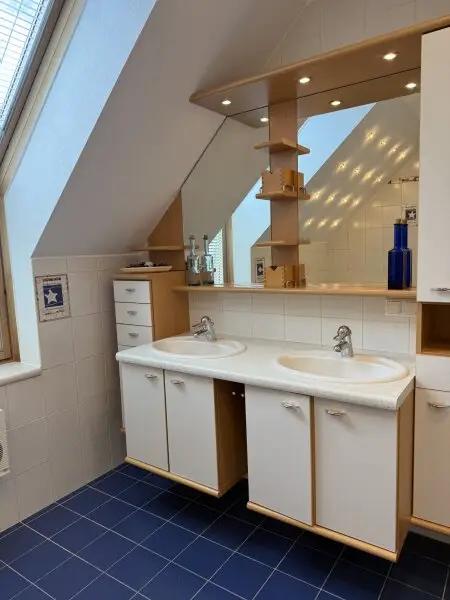 Möbliertes Einfamilienhaus mit Garten, Pool und Sauna