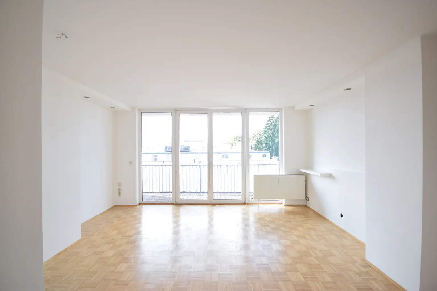 "ITZLING - Sonnige Wohnung mit Balkon und TG-Stellplatz"