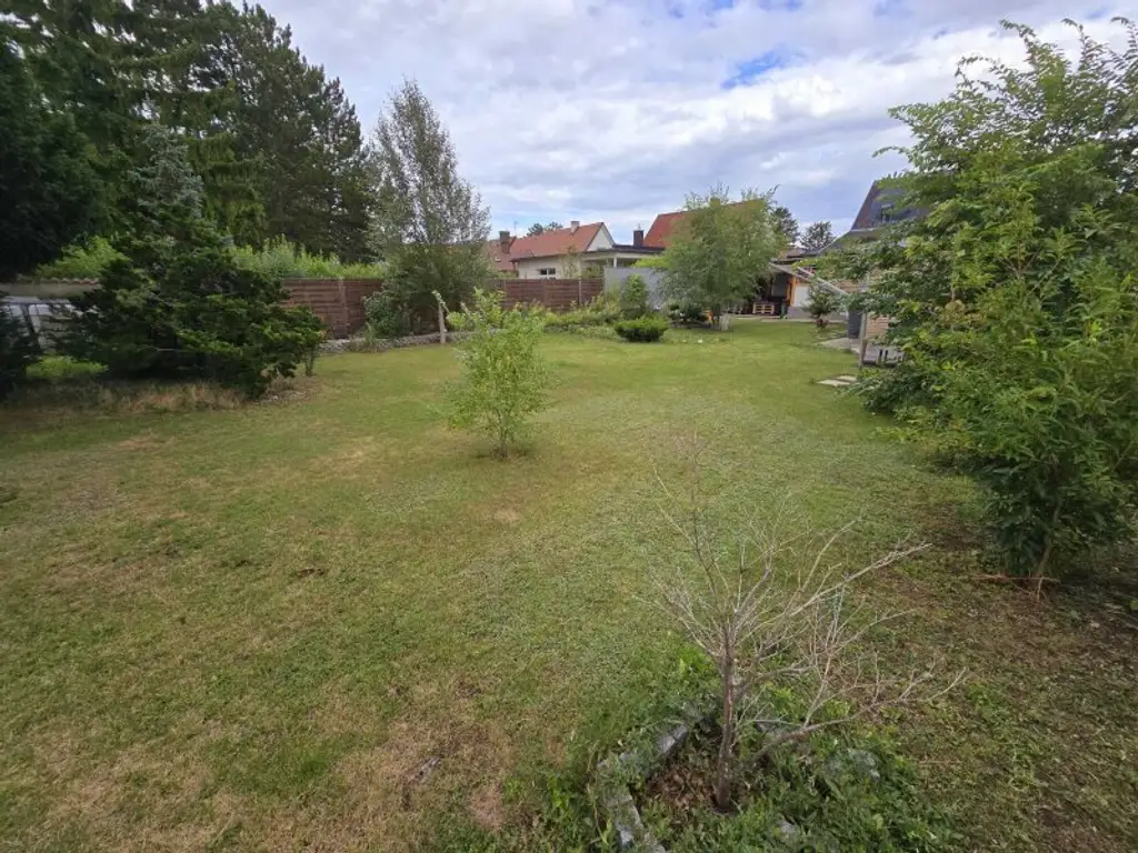 Charmantes Einfamilienhaus 125m² wohnfl. mit 791m²  Garten und überdachte Terrasse und Kaminanschluss in Leobersdorf – S-Bahn in der Nähe!