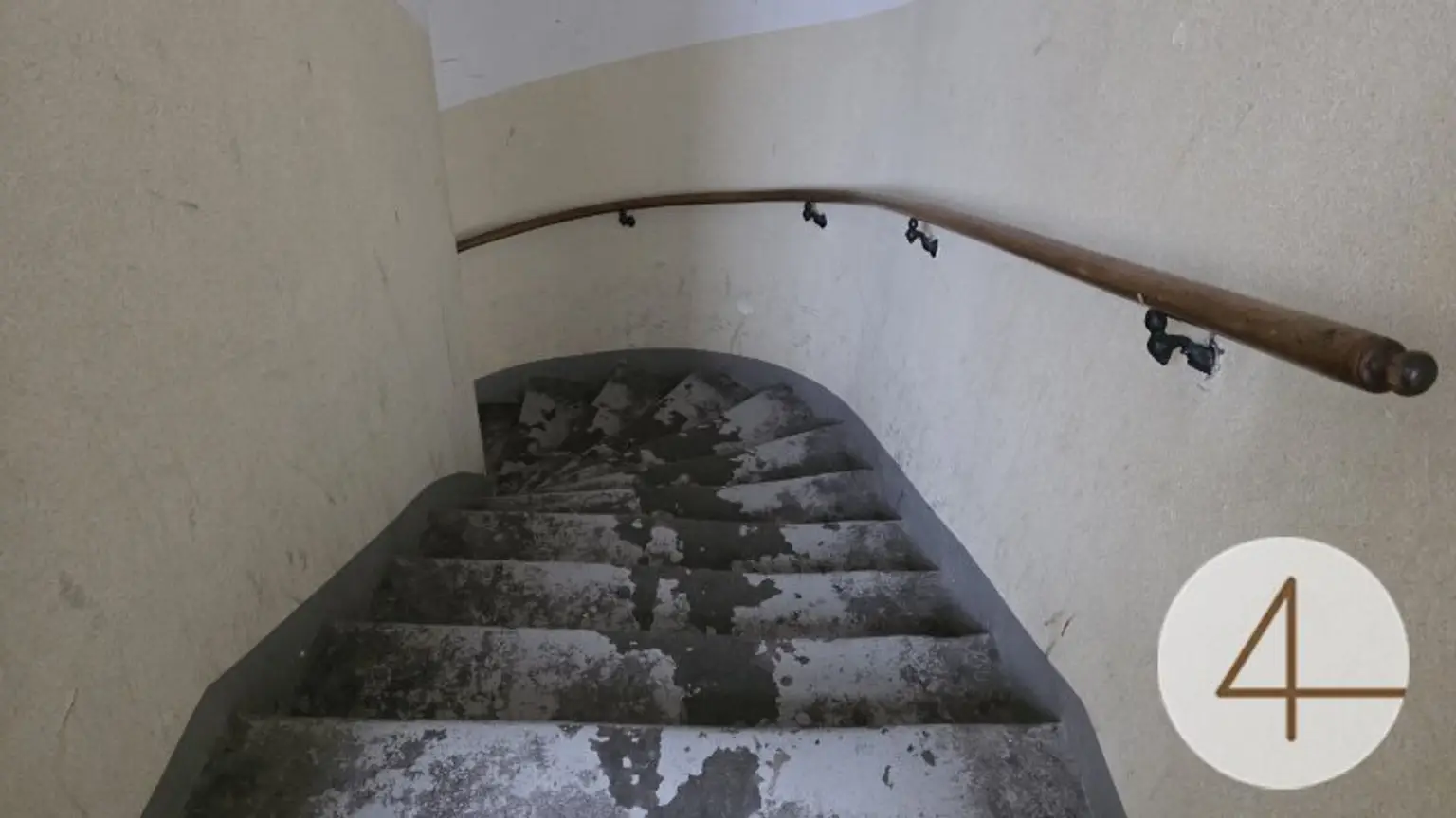 Gesamtes Dachgeschoß steht zum Verkauf