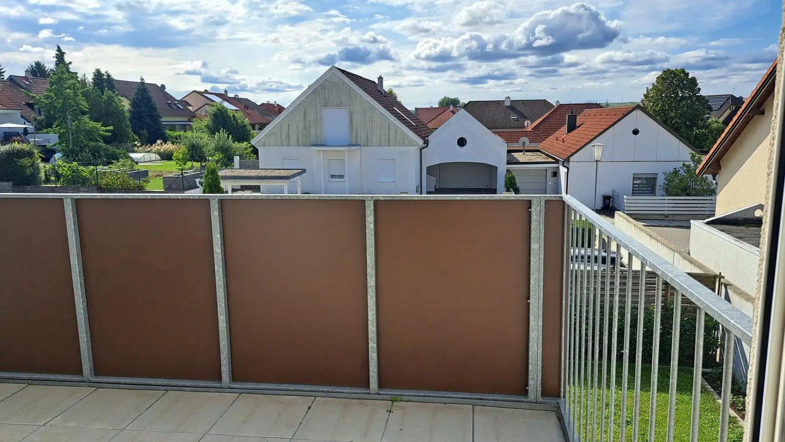 Provisionsfreie, 3 Zimmerwohnung mit Kaufoption. Erstbezug nach Renovierung!