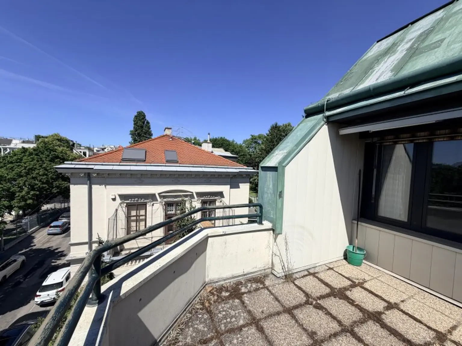 Blick zum Nachbarhaus