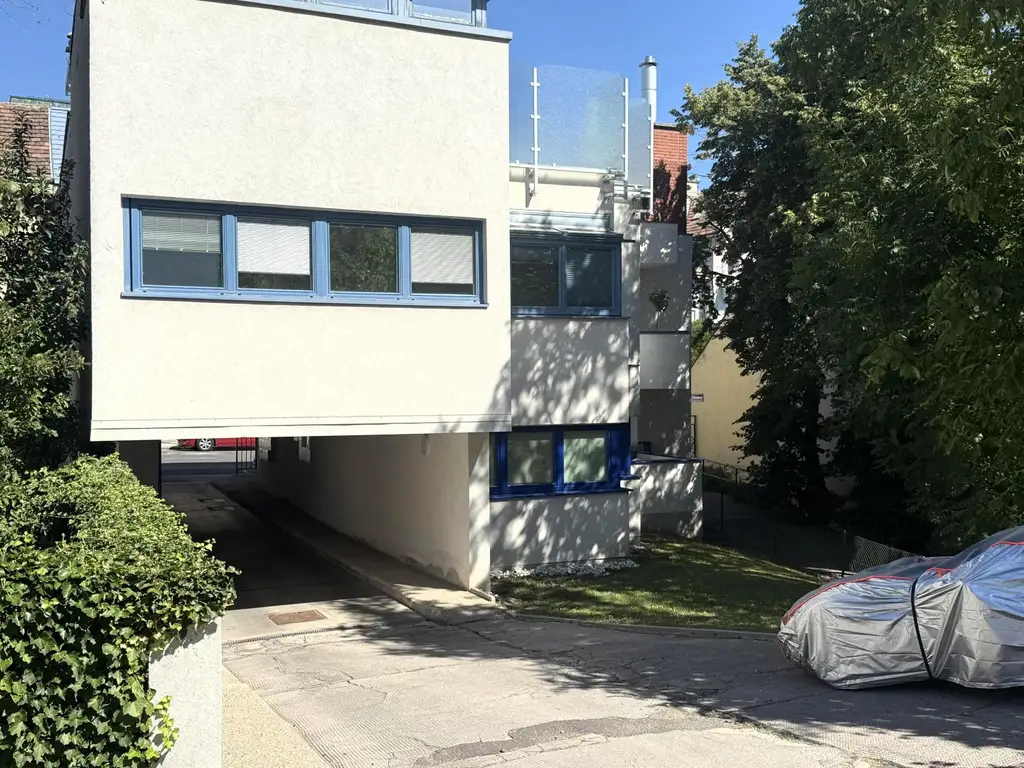 Ansprechendes Atelier, Loft, Dachterrasse inkl. PP im Neunzehnten // Attractive Studio, loft, roof terrace incl. parking in the nineteenth //