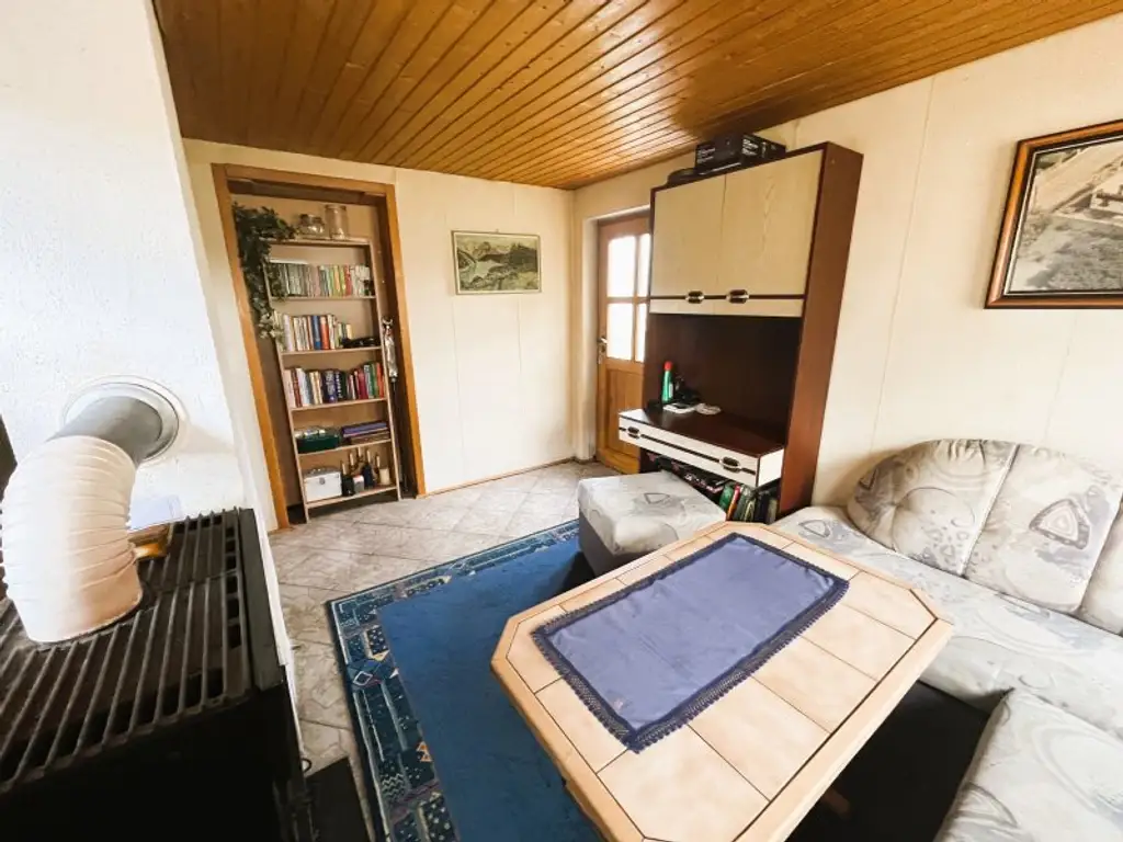 Einfamilienhaus mit Charme und Potenzial in der Schwarzlackenau - Superädifikat