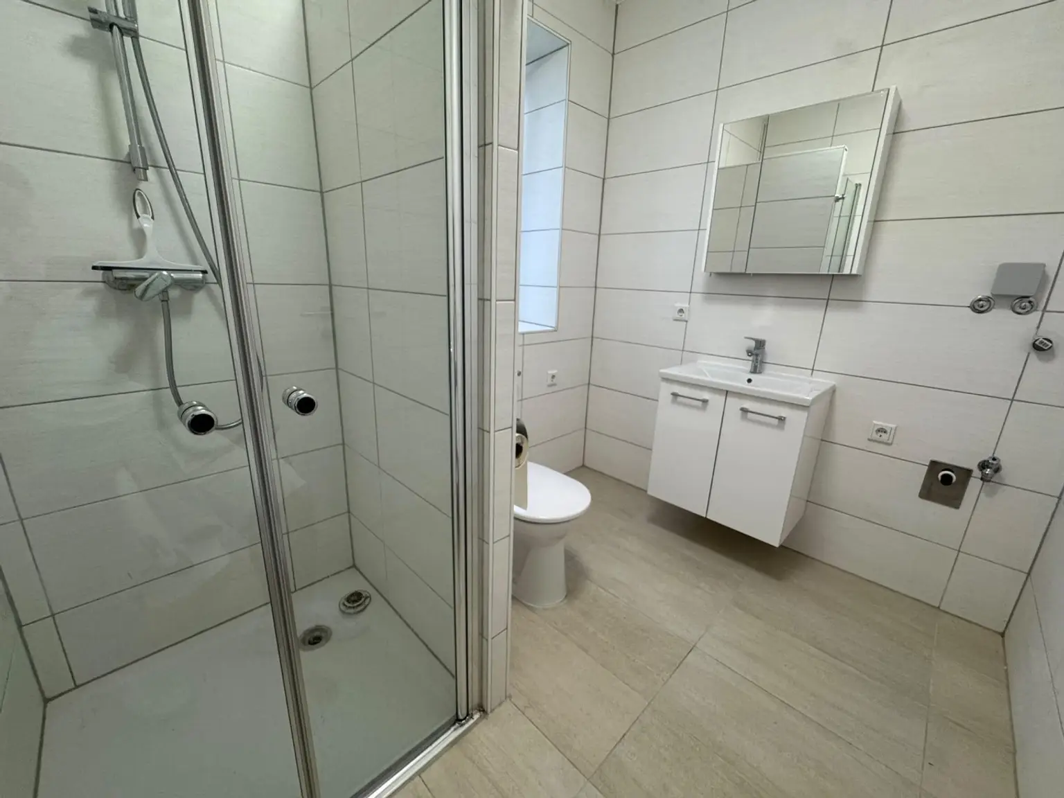 16 Badezimmer - OG