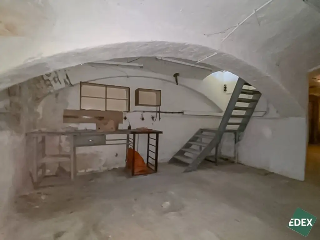 Freundliches Geschäftslokal in U-Bahn Nähe