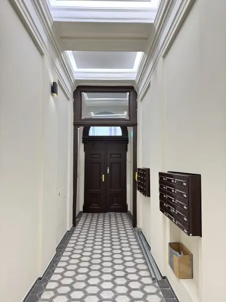 Charmante 3-Zimmer-Altbauwohnung in generalsaniertem Haus mit Lift – 1020 Wien