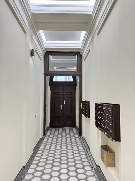 Charmante 3-Zimmer-Altbauwohnung in generalsaniertem Haus mit Lift – 1020 Wien