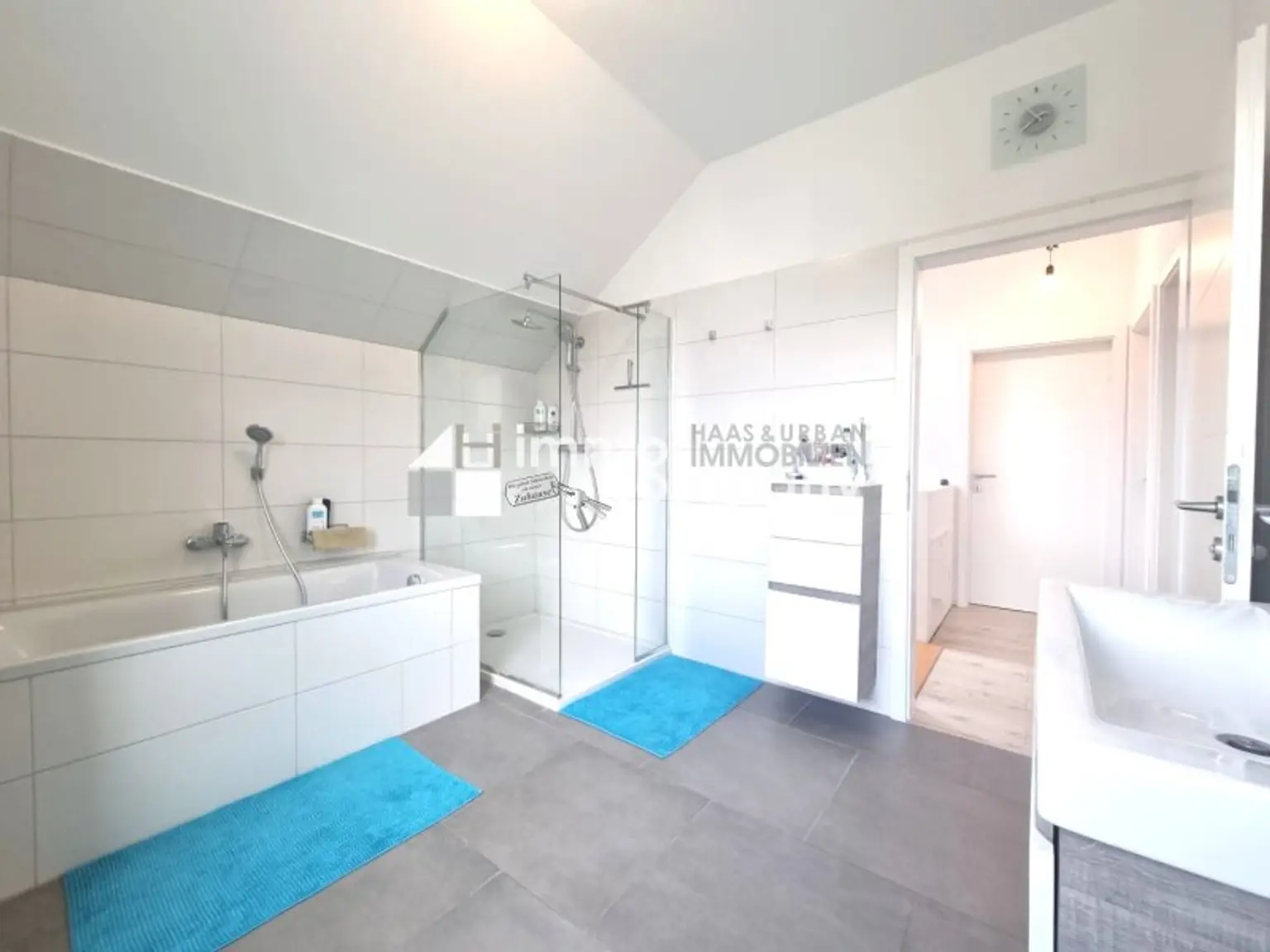 NEUWERTIGES ECKREIHENHAUS!!! mit Terrasse, Garten und eigenem Stellplatz in Steinabrückl