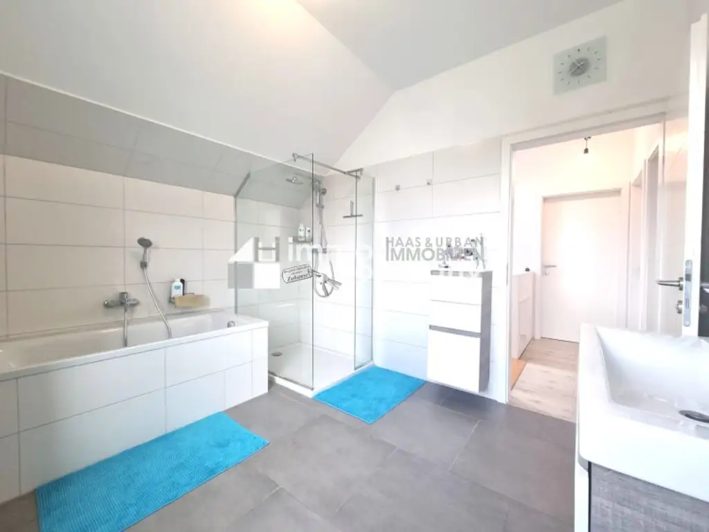 NEUWERTIGES ECKREIHENHAUS!!! mit Terrasse, Garten und eigenem Stellplatz in Steinabrückl