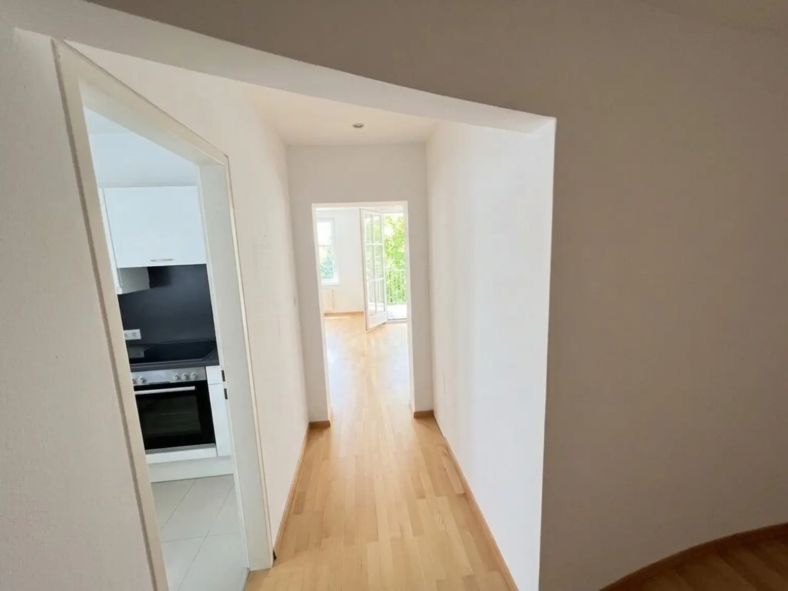 UNBEFRISTET: Moderne 2-Zimmer-Wohnung in Botschaftsviertel
