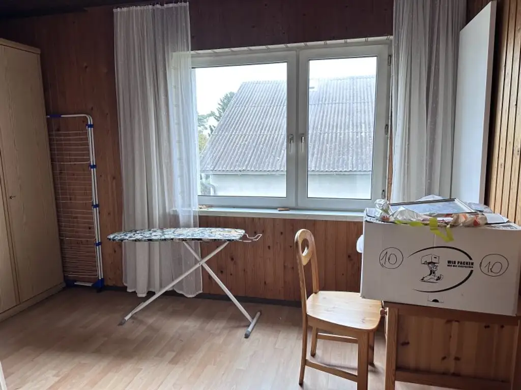 Grundstück mit Zweifamilienhaus in Ruhelage - Variable Gestaltungsmöglichkeiten vorhanden