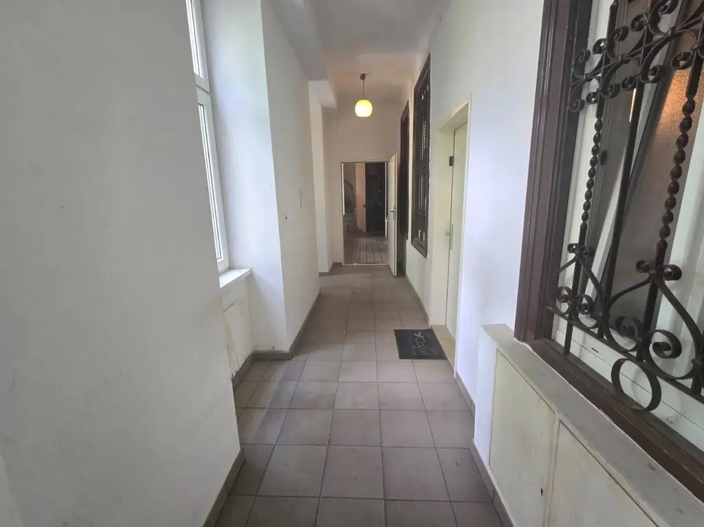 Stilvolles Wohnen in einem klassischen Altbau – nur 4 Minuten bis zur U1!