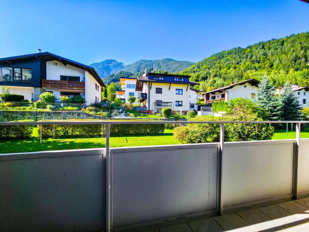Gepflegte 2-Zimmer-Wohnung mit herrlichem Balkon in Aussichtslage in Fiecht!