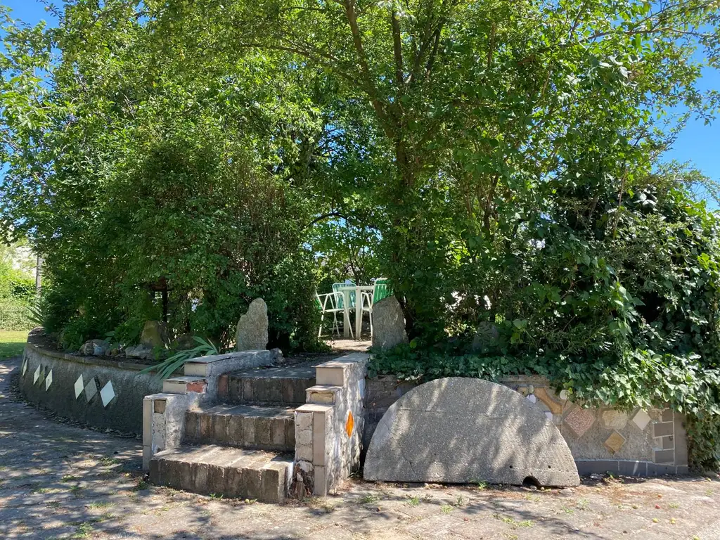 Hübsches Landhaus mit wunderbarem Garten zu vermieten!