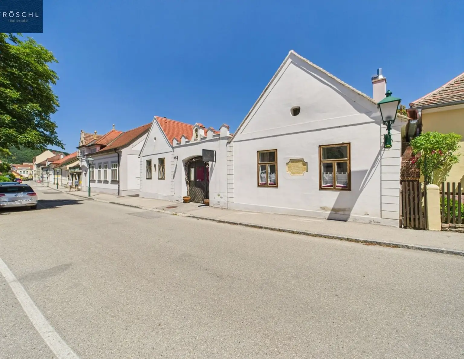 Denkmalgeschütztes Gasthaus 'Zum Goldenen Hirschen' - Einzigartiges Kulturdenkmal mit Gastronomietradition seit 1920