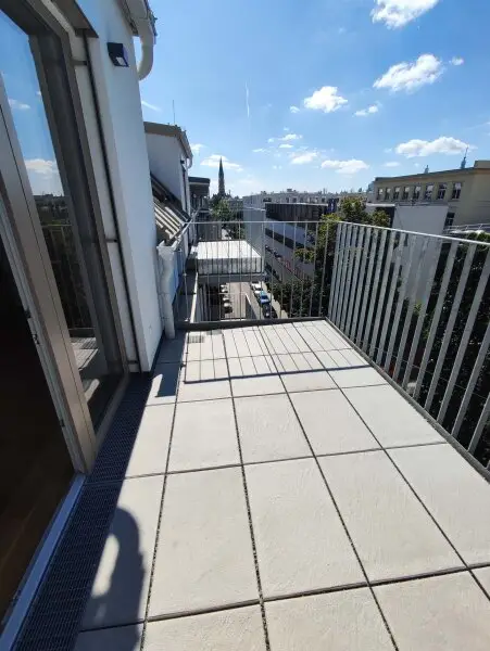 NEUBAU DACHGESCHOß-3-Zimmer-ERSTBEZUG mit Balkon in 1210 Wien! Top 2/50