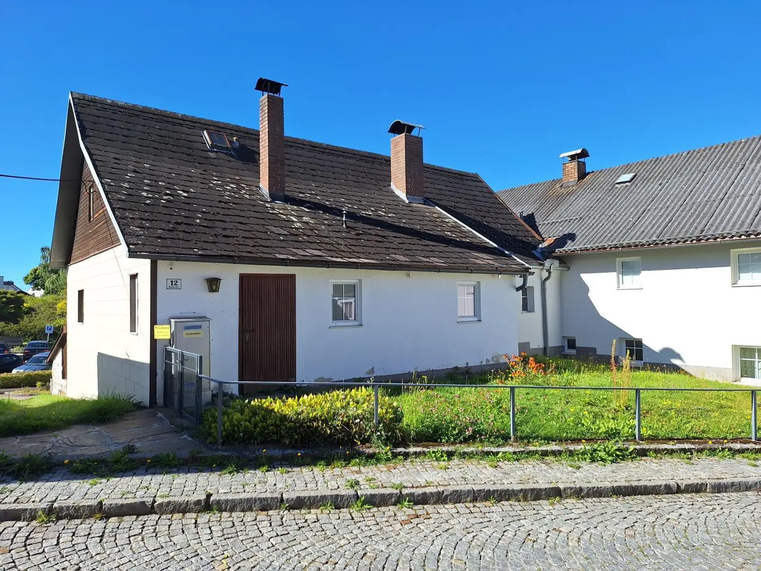 Nebenhaus (sanierungsbedürftig)