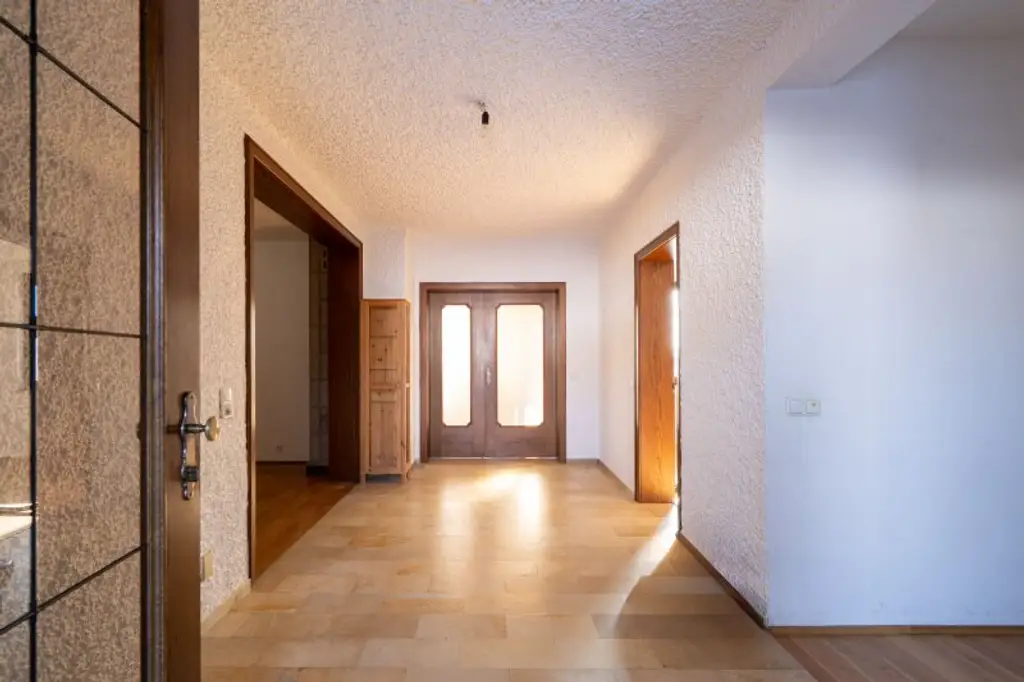 Toplage von Leonding: 7-Zimmer-Einfamilienhaus mit Pool & traumhaftem Ausblick zu kaufen