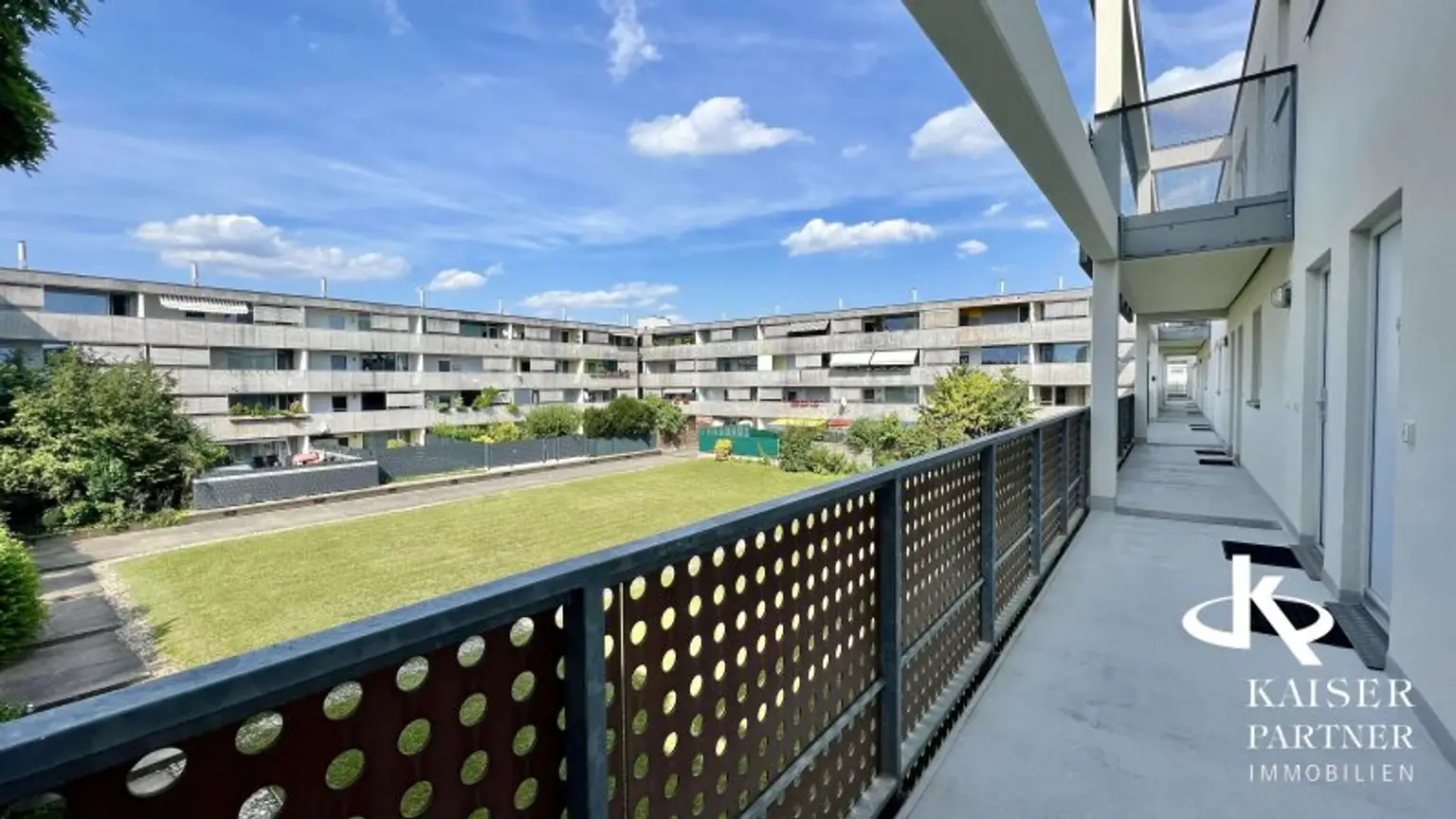 Urbaner Lebenstil in Oberlaa! Sensationeller Weitblick, moderne, offene 3-Zimmer-Wohnung mit großer 12,5m² Loggia!