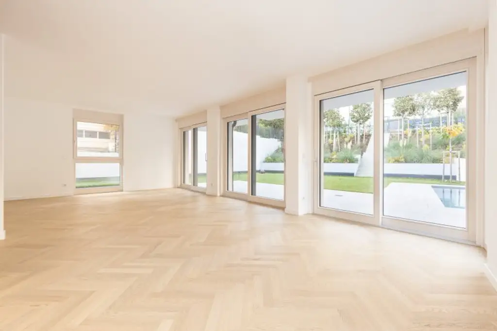 EXKLUSIVE GARTENWOHNUNG IN HIETZING MIT SALZWASSER-POOL UND SAUNA