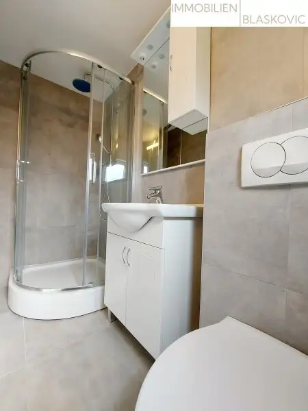 Sehr geräumige Villa mit Swimmingpool