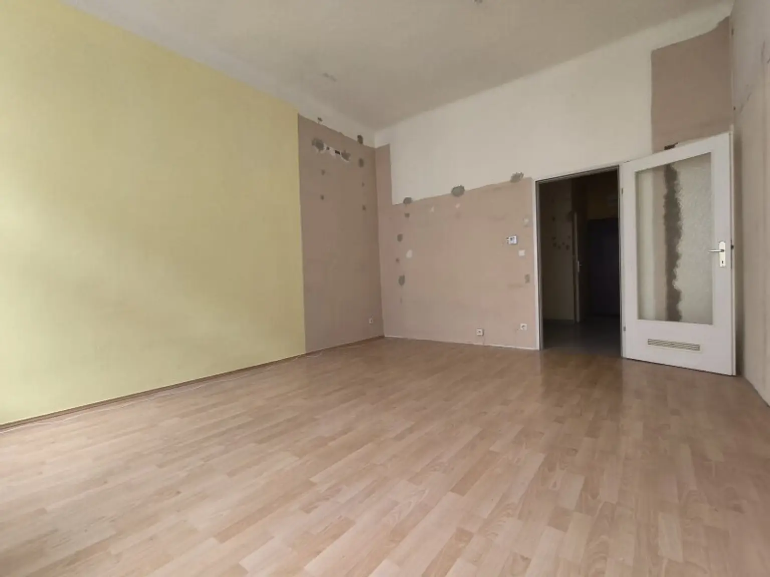 Sanierungsbedürftige Altbauwohnung mit Charme – Ihre Chance zur Selbstverwirklichung - Nahe U4 Friedensbrücke & Augarten