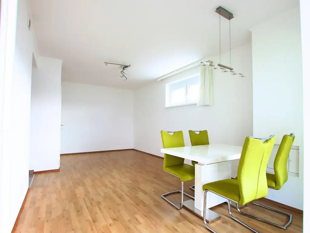 WIE NEU! Moderne 2 Zimmer Wohnung mit Loggia in Top Lage!