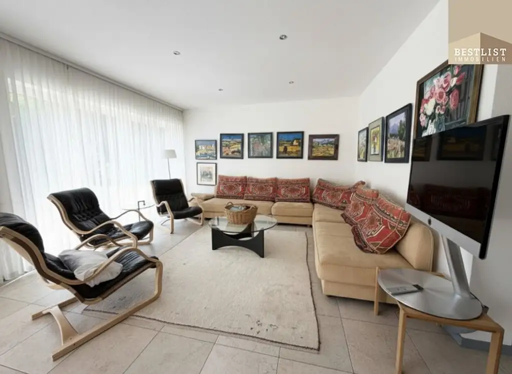 Moderne Eleganz trifft Naturidylle – energieeffizientes Einfamilienhaus mit großzügiger Terrasse in der Hinterbrühl