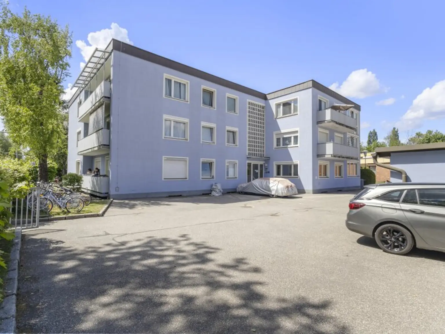 Schöne sanierte 1,5 Zimmer Wohnung mit Parkplatz in Klagenfurt in der Hausergasse - Nähe Lendkanal