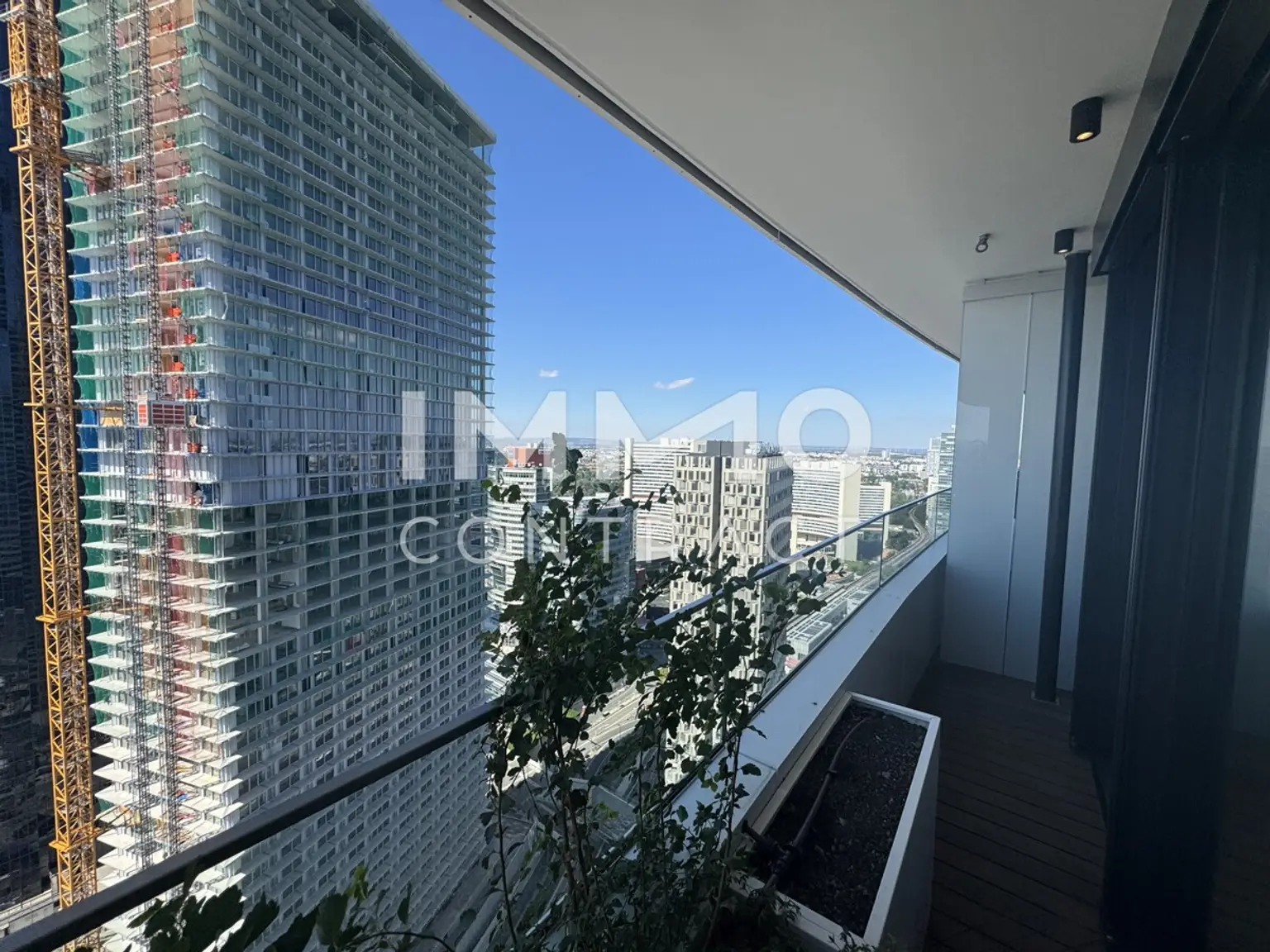 ERSTBEZUG: Hervorragend ausgestattetes Studio-Apartment mit Ausblick – direkt bei der U1 Donauinsel!